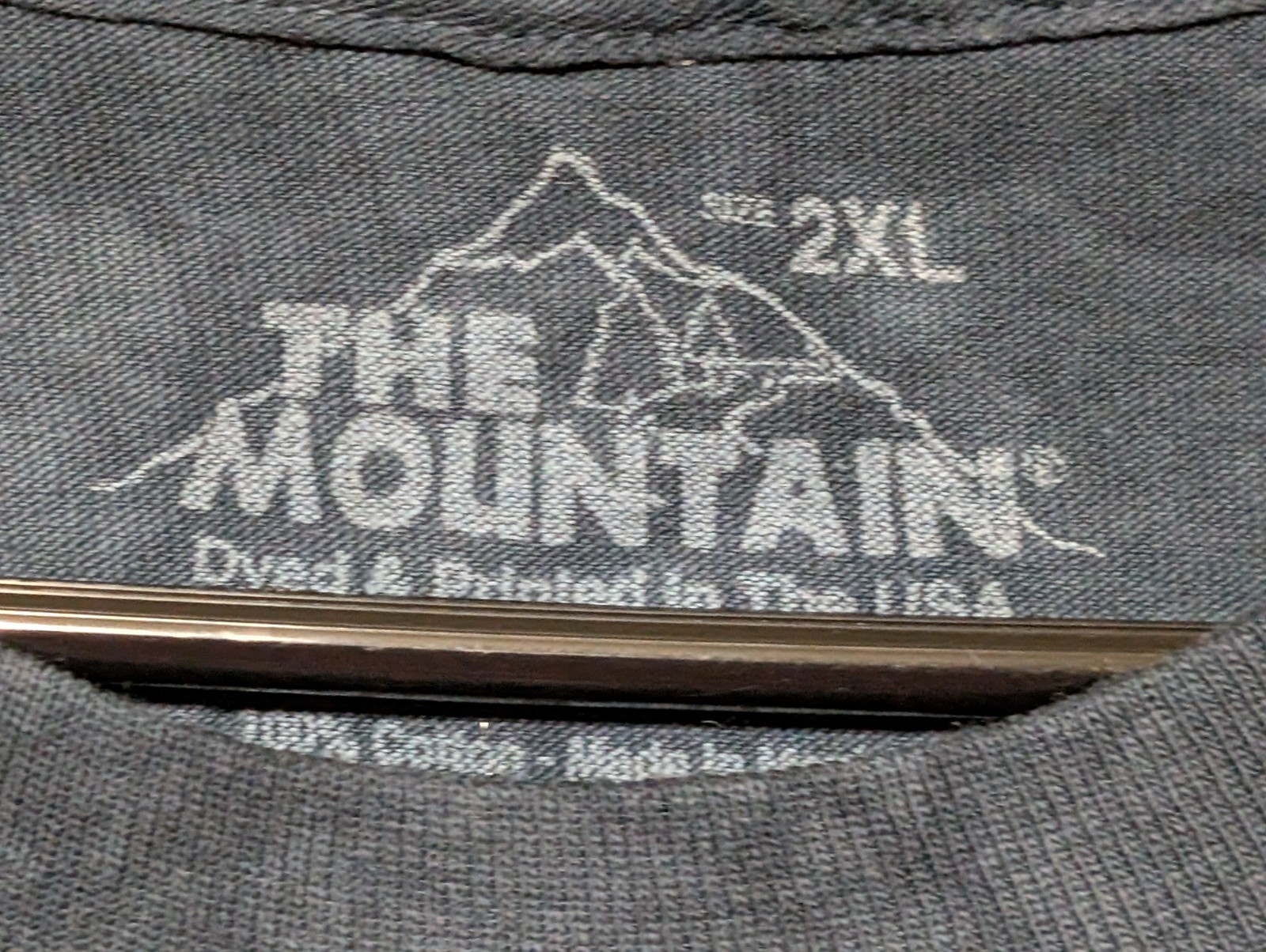 The Mountain Mens T-shirt Blue Wolf Tree Roots Retired Logo 2XL #3041 NWOT gallery