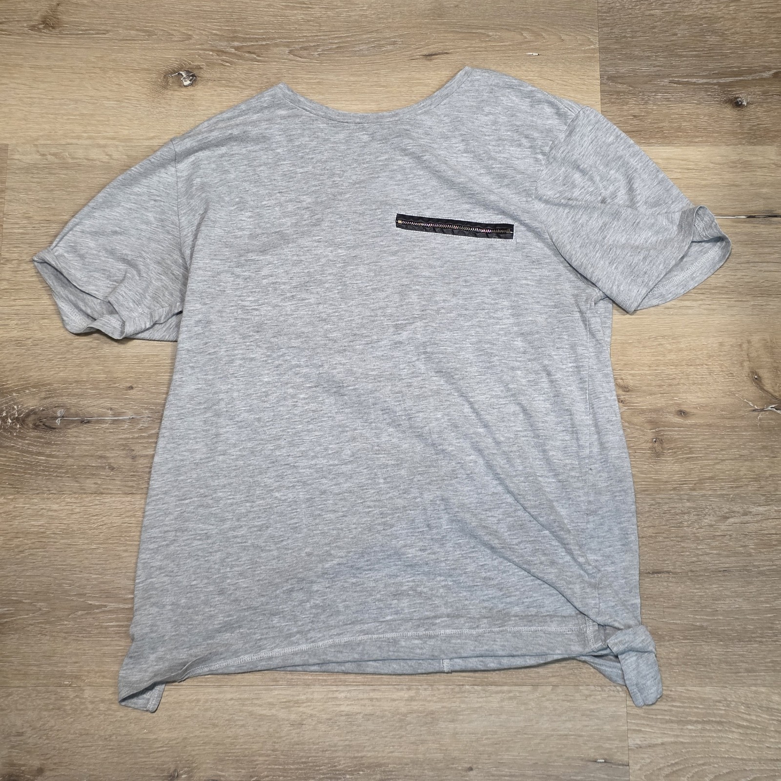 21 Men Tshirt Size M Medium Gray With Zipper Accent Short Sleeve Men’s Casual