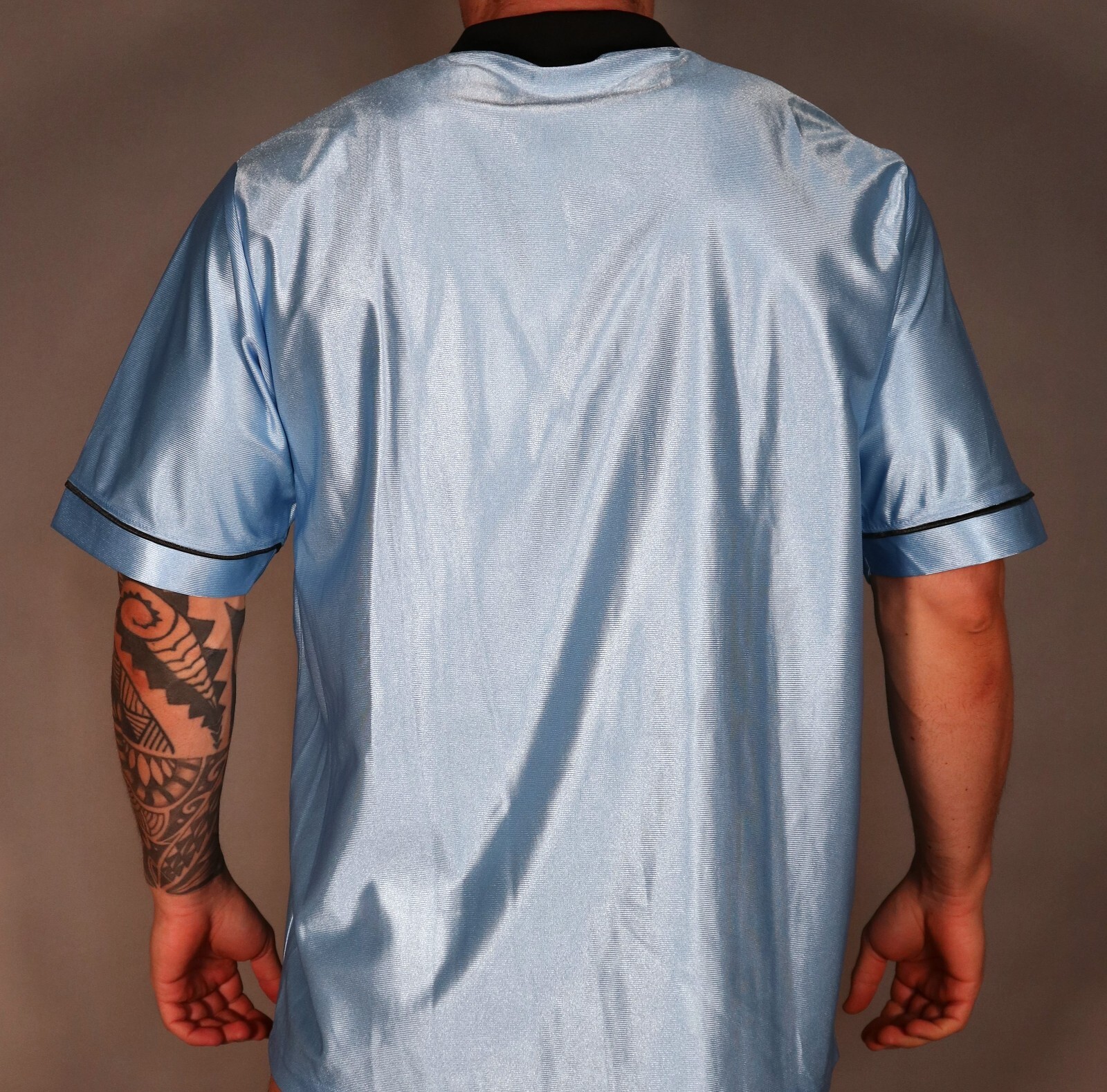 MEN'S SHORT SLEEVE SHINY BLUE ATHLETIC SHIRT LARGE gallery