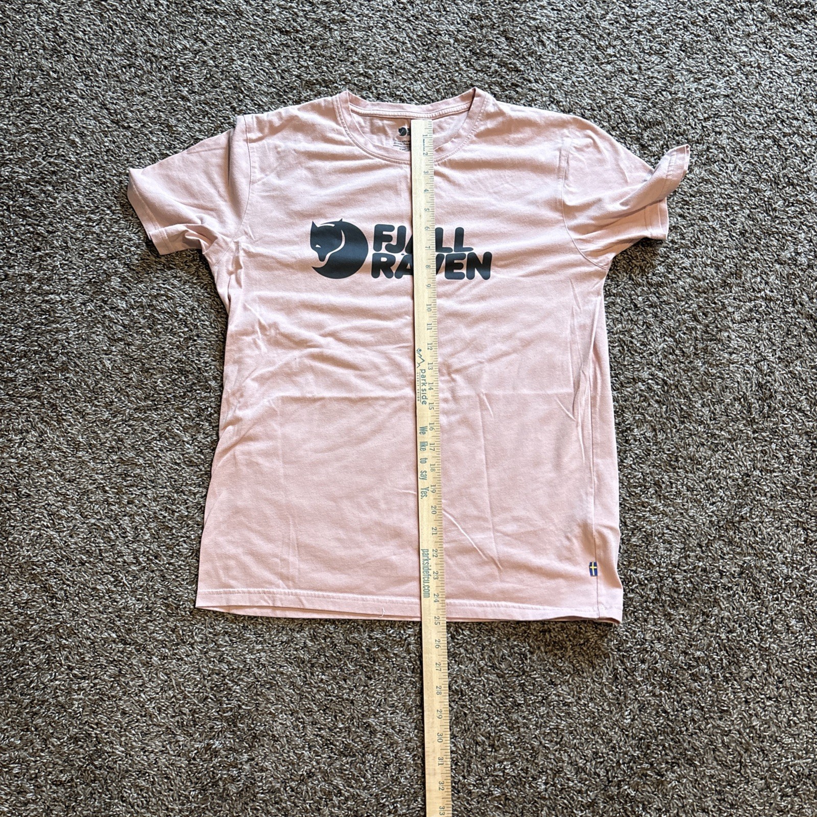 Fjall Raven Logo T Shirt Men’s Size M Dusty Rose Hiking Outdoors Cotton blend gallery