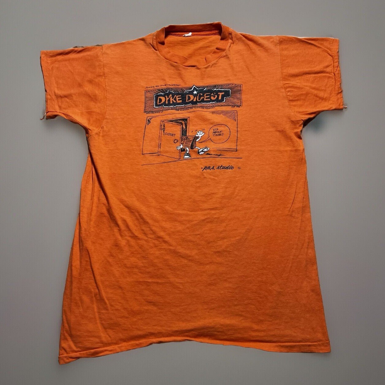 Vintage 1978 70s Dyke Digest CDWR Coming Out Newspaper Comic Shirt Size Large gallery