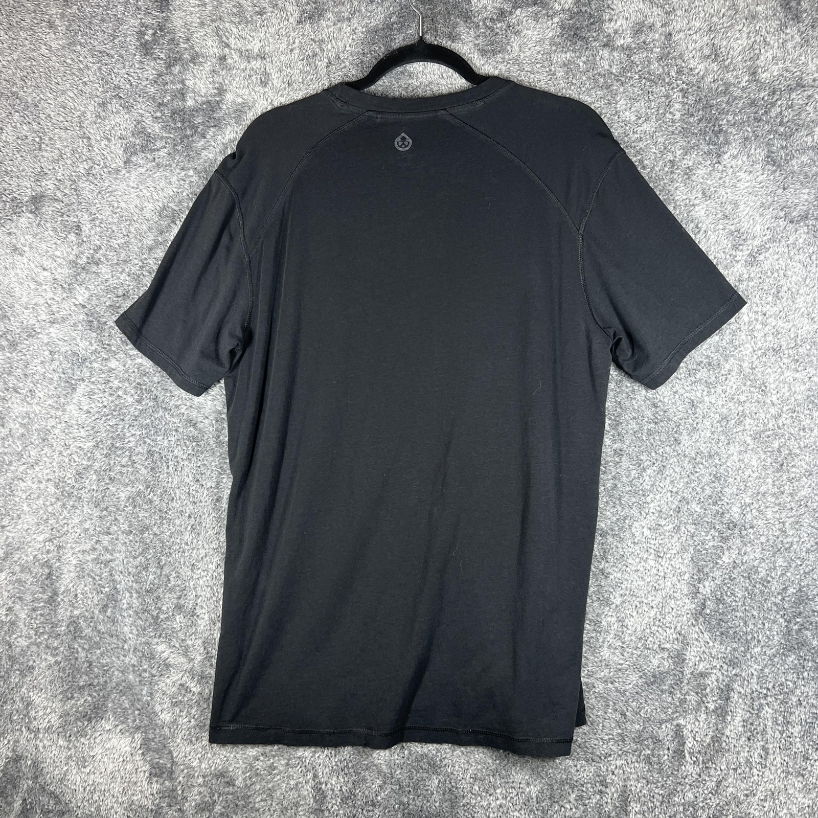 Tasc Shirt Mens M Black Bamboo Performance Crewneck Tagless Stretch Short Sleeve gallery
