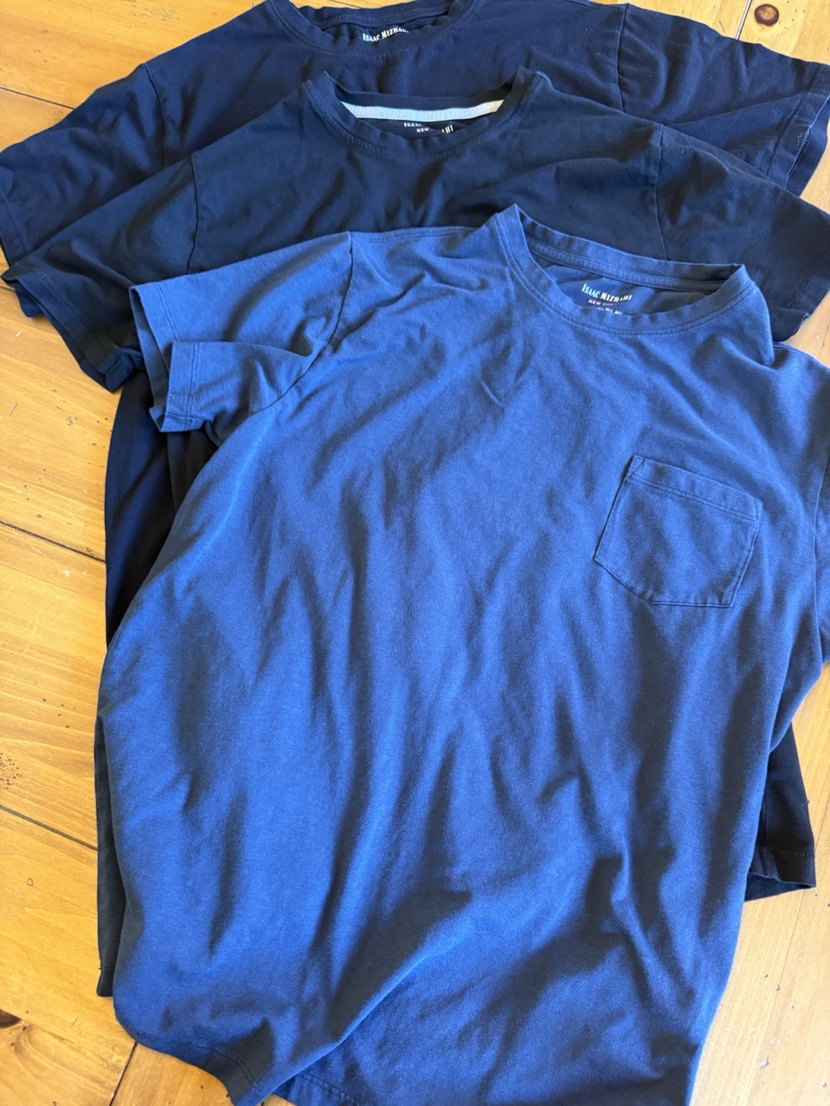 Isaac Mizrahi Lot (3) Graphic T-Shirt Men's L Navy Blue & 2 Black Crew Neck EUC gallery