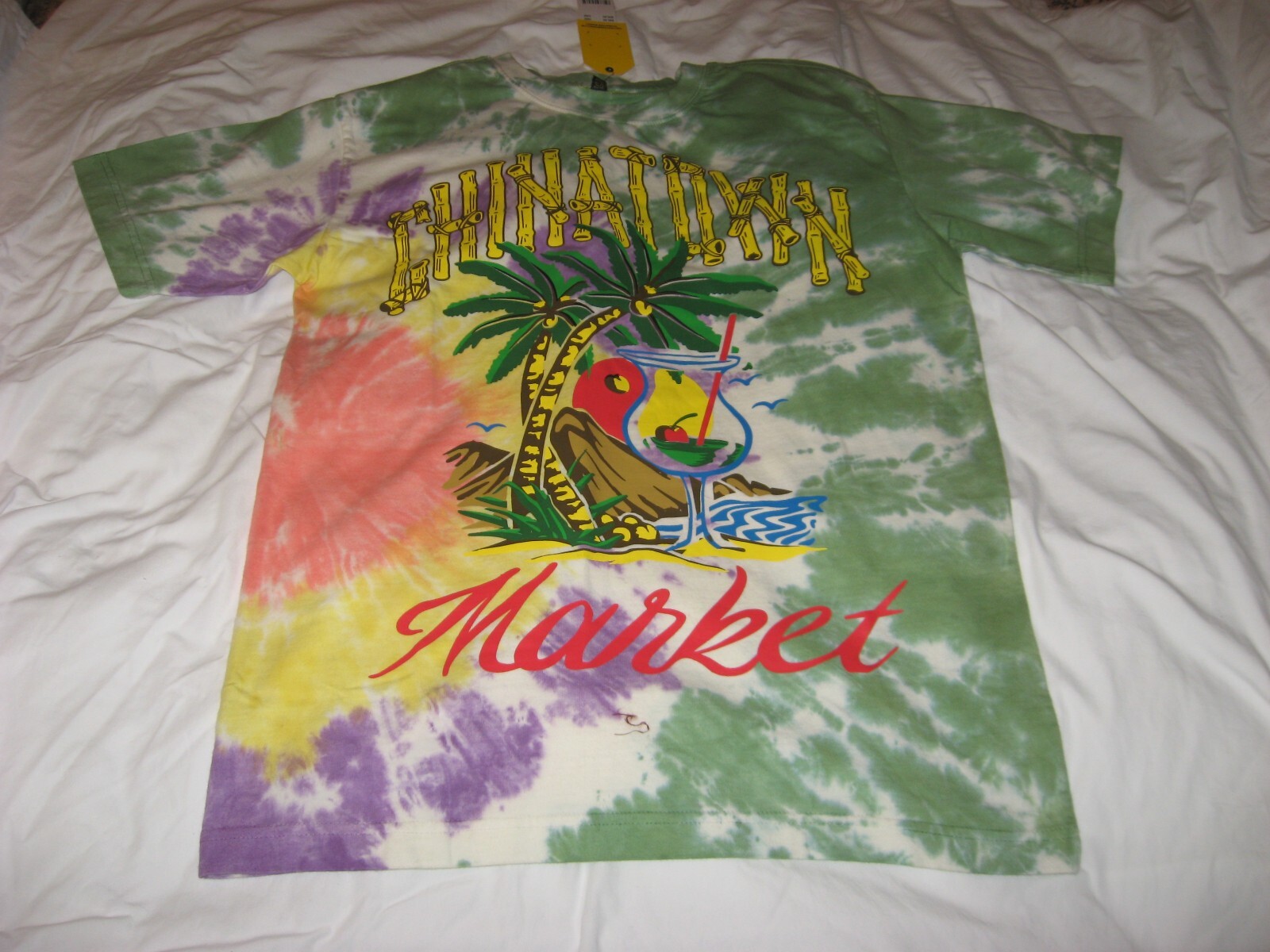 CHINATOWN MARKET MEN'S MEDIUM MULTI-COLOR TROPICAL T-SHIRT BRAND NEW WITH TAGS gallery