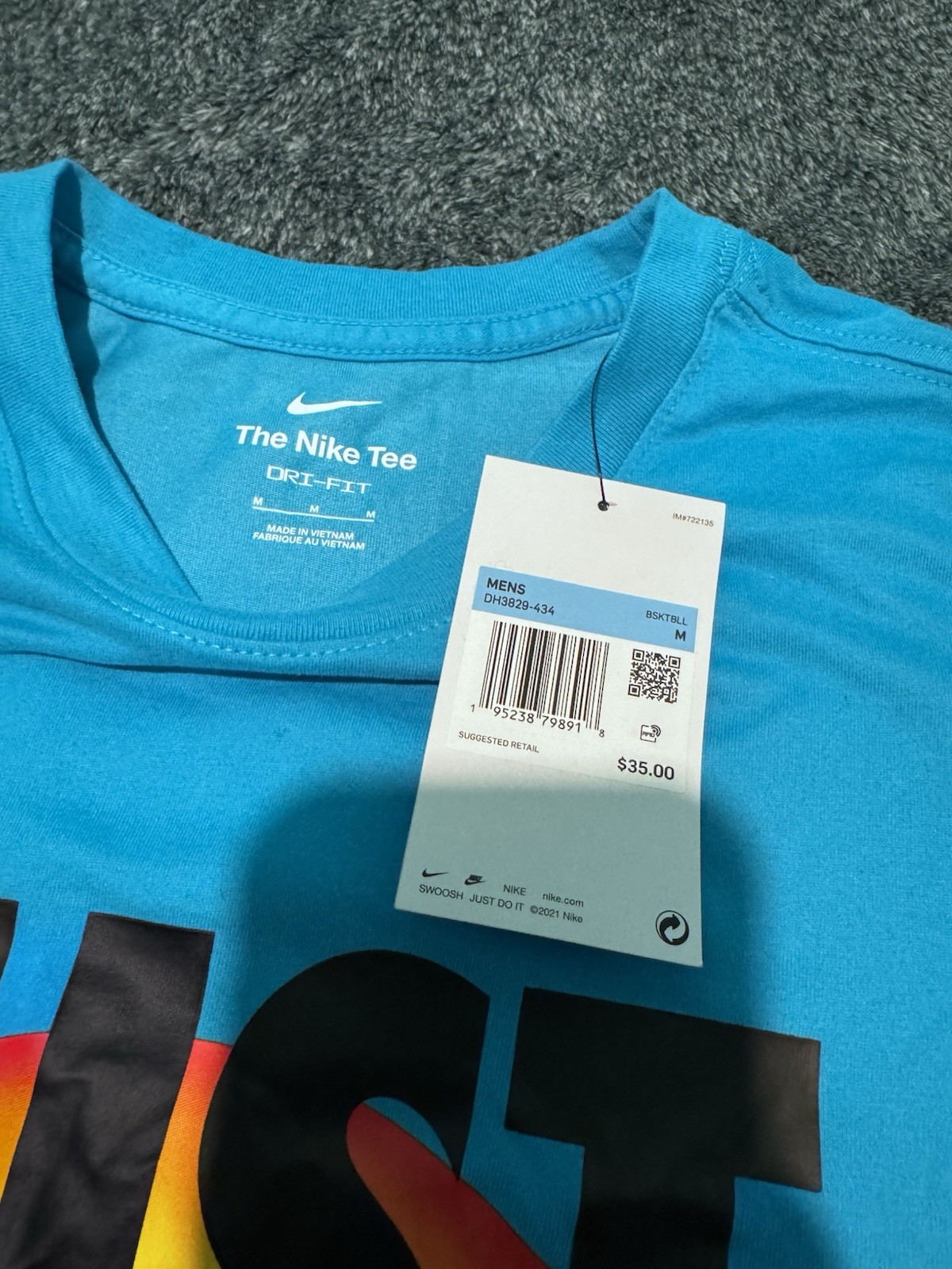 Nike Space Jam Bugs Bunny Blue Dri Fit Tee Shirt Size Medium DH3829-434 gallery