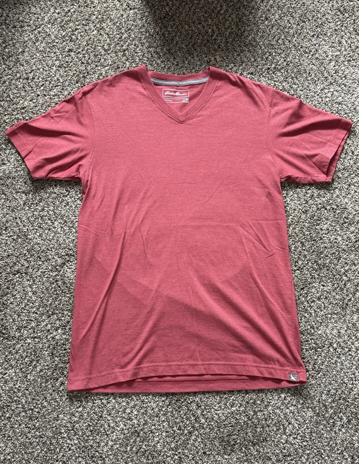 Eddie Bauer Men TM Red V-Neck Short Sleeve T-Shirt gallery