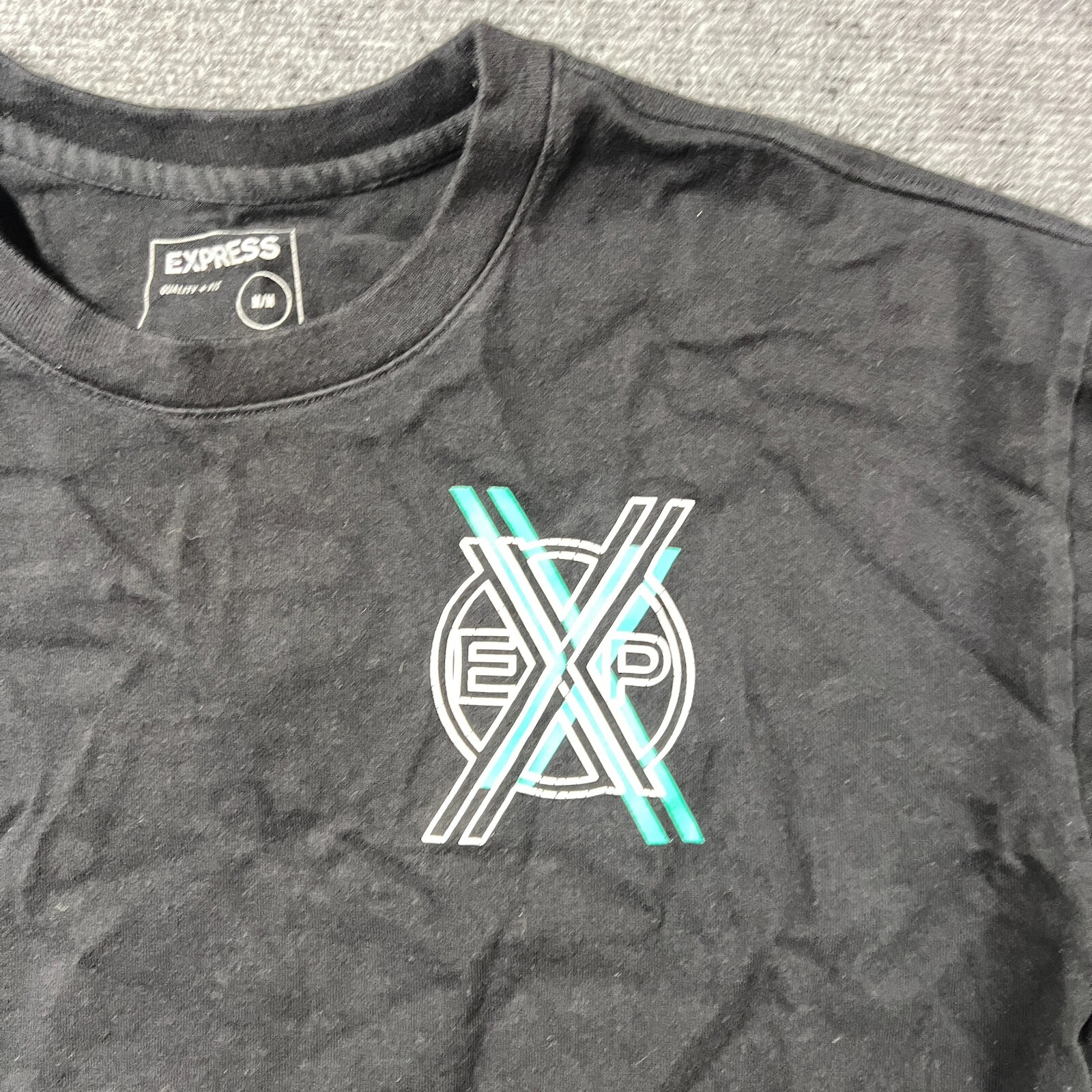 Express Shirt Mens Medium Black Short Sleeve Graphic Print New York City EUC gallery