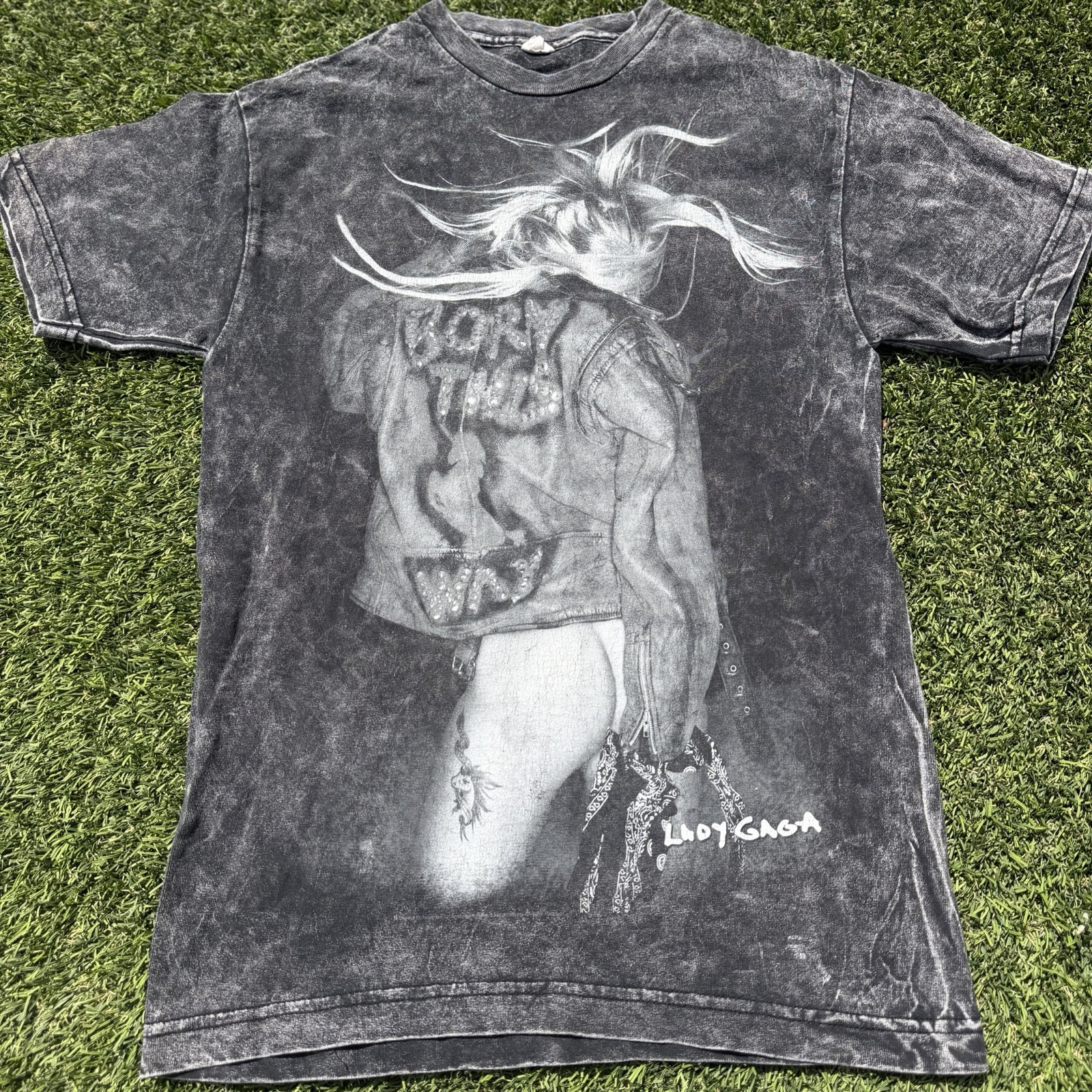 Lady Gaga Monster Ball Tour Gray Double-Sided Graphic Print Crew Neck T-Shirt S gallery