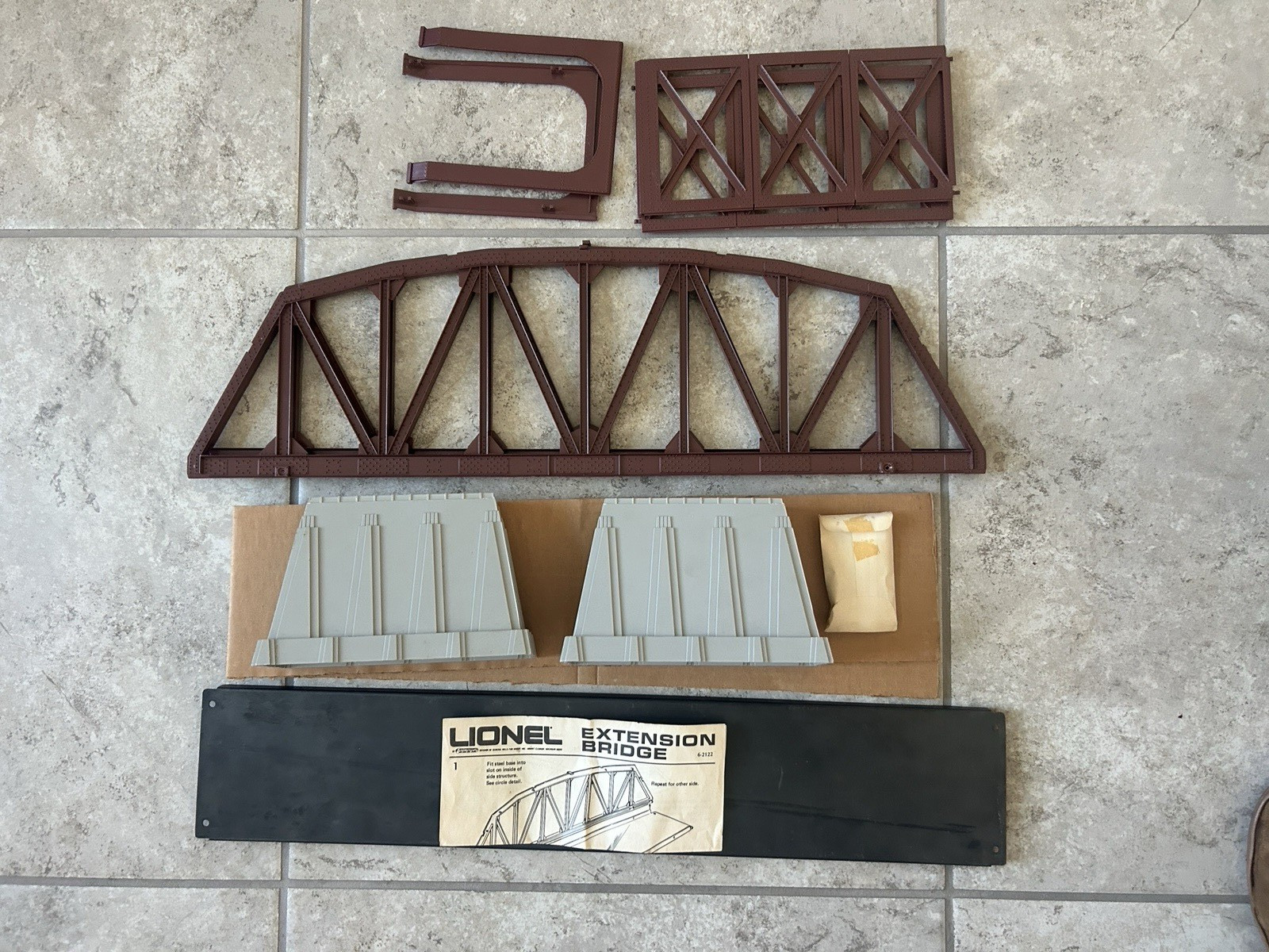 LIONEL ACCESSORIES O  GAUGE BIG O SIZE EXTENTION BRIDGE WITH PIERS 6-2122