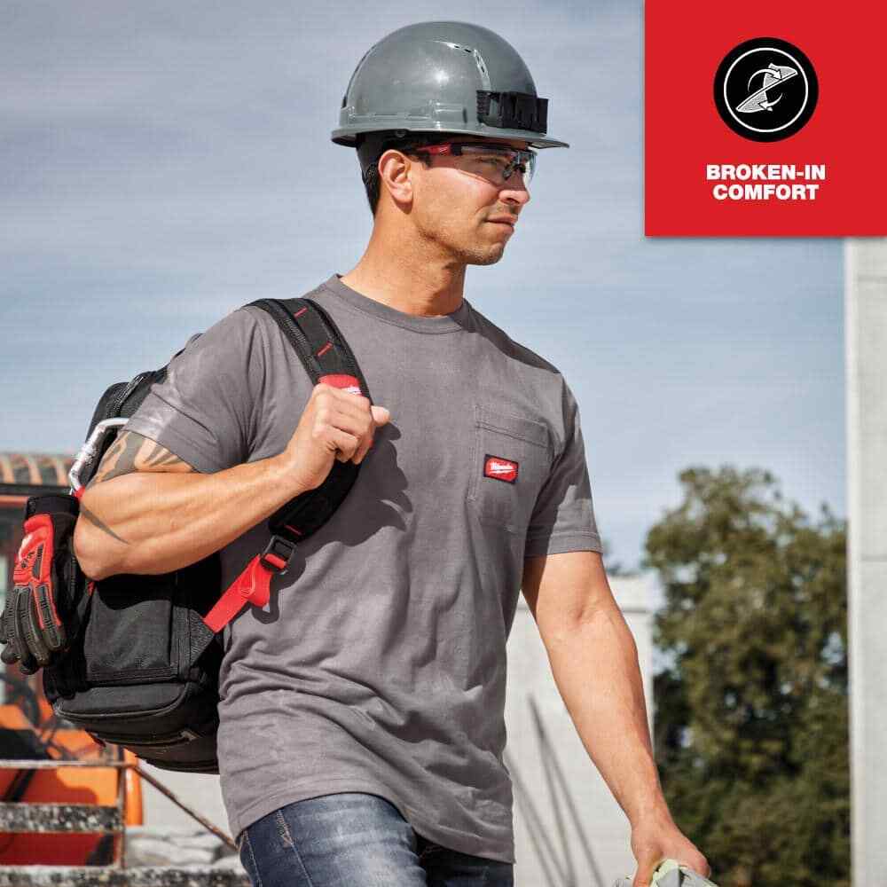 Milwaukee Men's Large Gray GRIDIRON Cotton/Polyester Short-Sleeve Pocket T-Shirt gallery