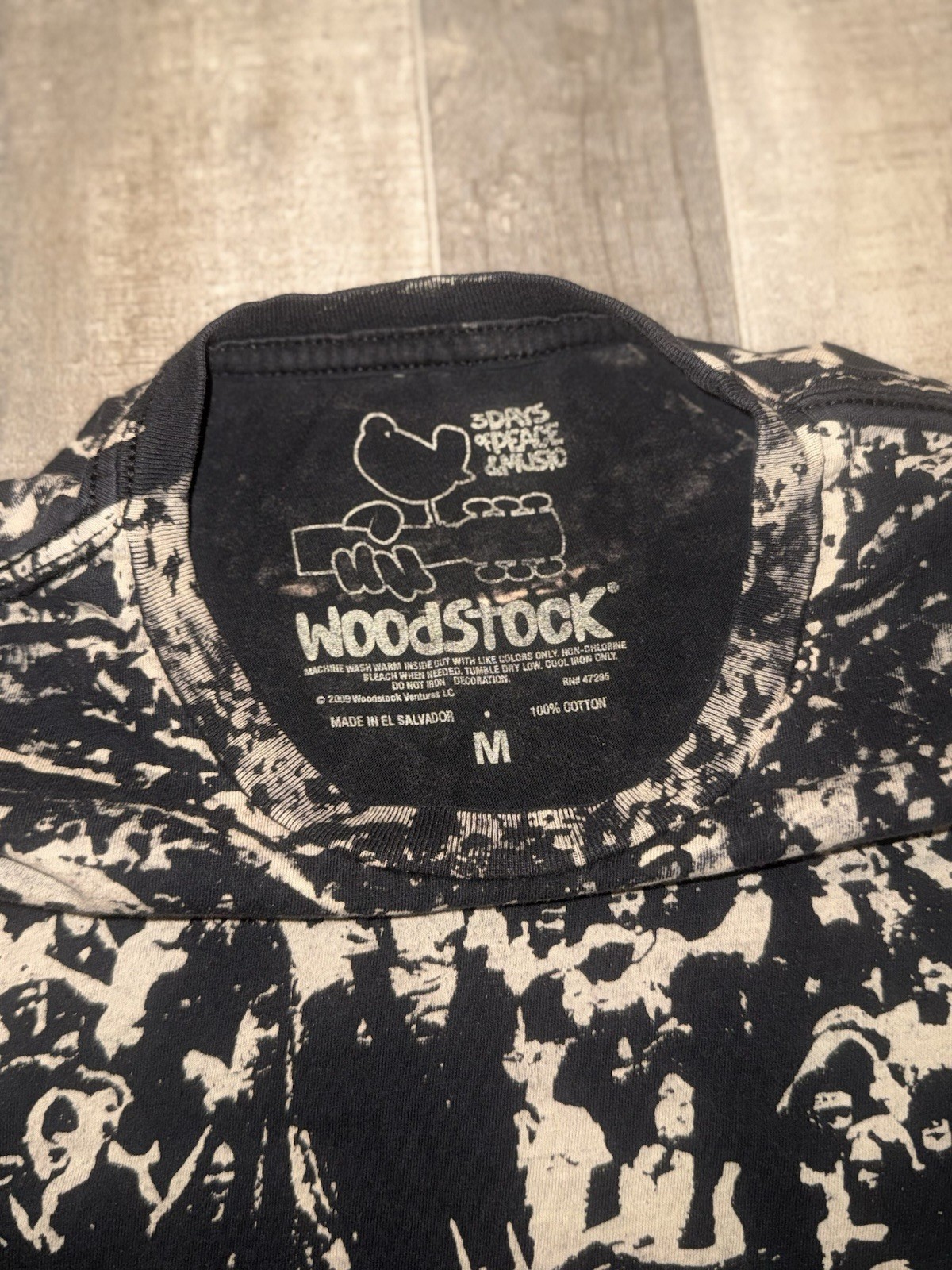 Vitnage 2009 2000s Woodstock Peace Music All Over Print Band Tee T-Shirt Medium gallery