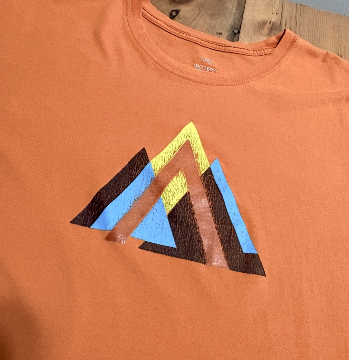 Arcteryx Men’s XXL T-Shirt Mountain Outdoor Athletic Shirt Orange 2XL Arc’teryx gallery
