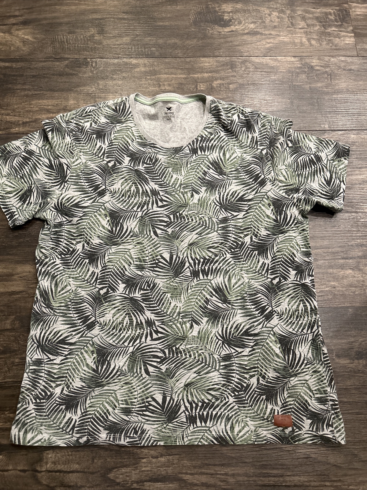 Hering Men’s Palm, Leaf Print Crew Neck Tshirt, Sz. XL Soft Beach Attire ￼