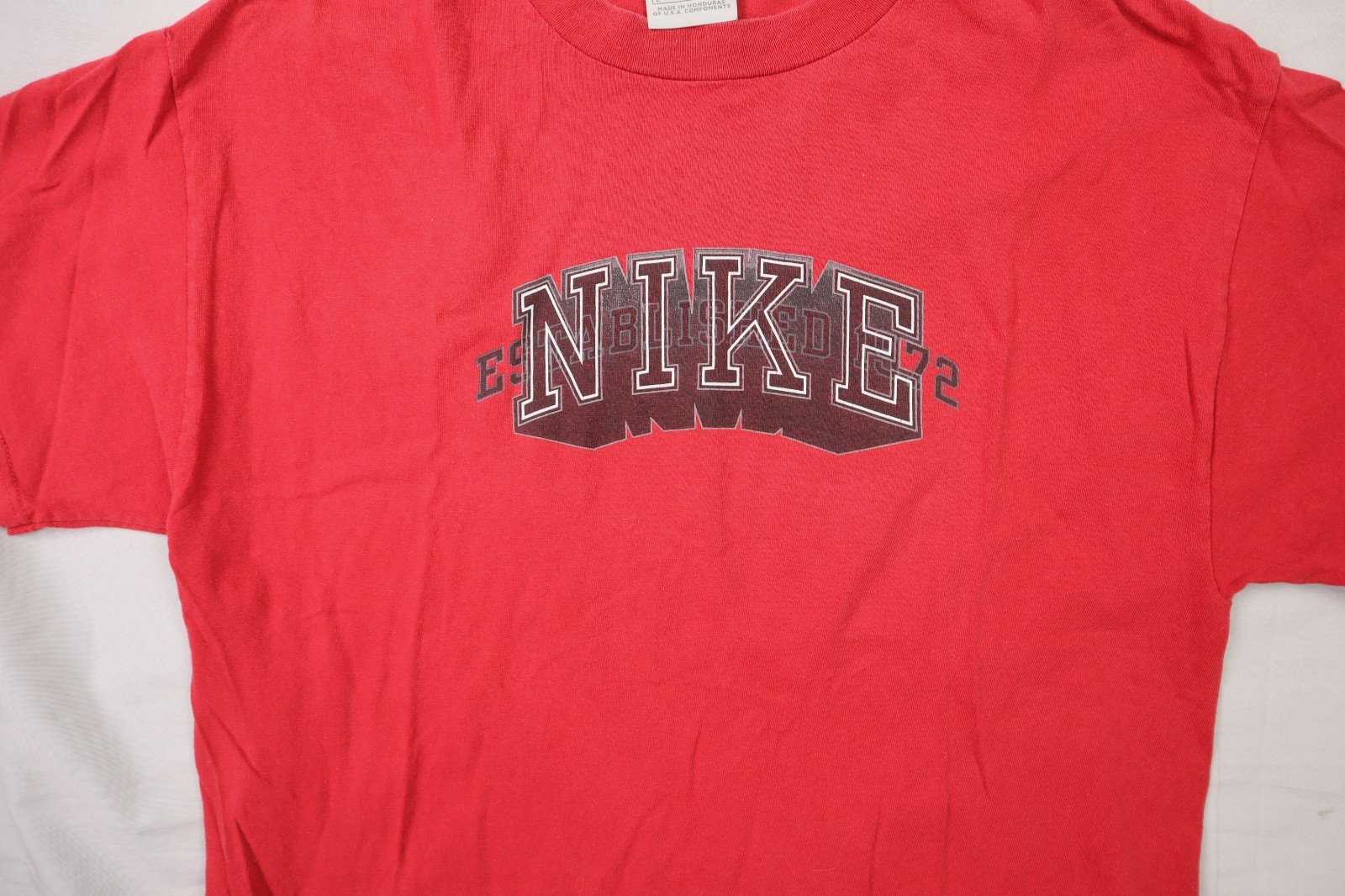 VTG 90s Y2K Nike US Large Spellout Block Letter Print T Shirt Top Red gallery
