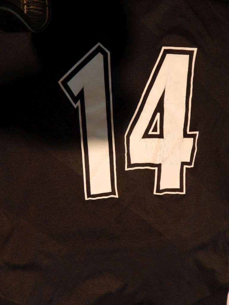 UA Under Armour United Hurricanes Mens Size S semi-fitted heatgear athletic shrt gallery