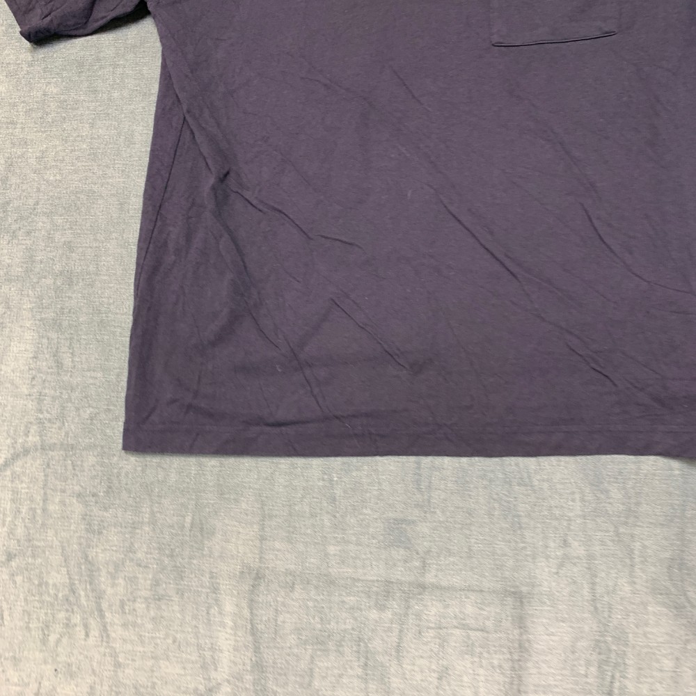 Uniqlo T-Shirt Mens Medium Navy Blue Cotton Work Graphic Casual Everyday Wear gallery
