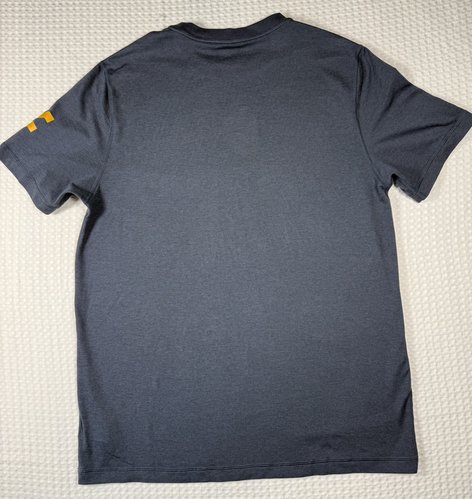 Vuori Men L Ponto Performance Tee Shirt DreamKnit Navy West Virginia University gallery