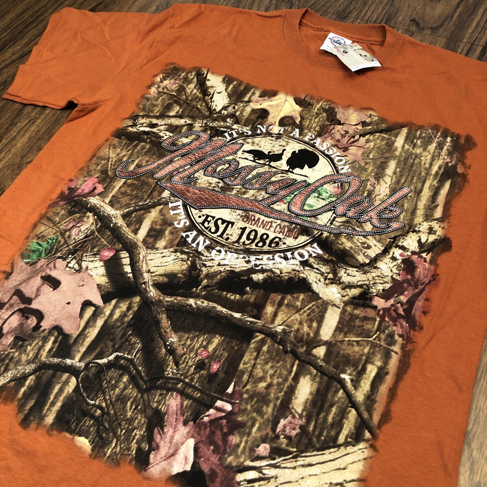 Mossy Oak Camo Design Burnt Orange T-Shirt Size L 3D Logo Spellout NWT Fall gallery