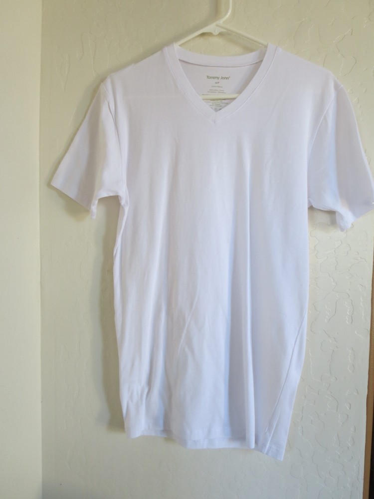 TOMMY JOHN MEN’S SLIM FIT V-NECK UNDERSHIRT, WHITE, SMALL, NWOT