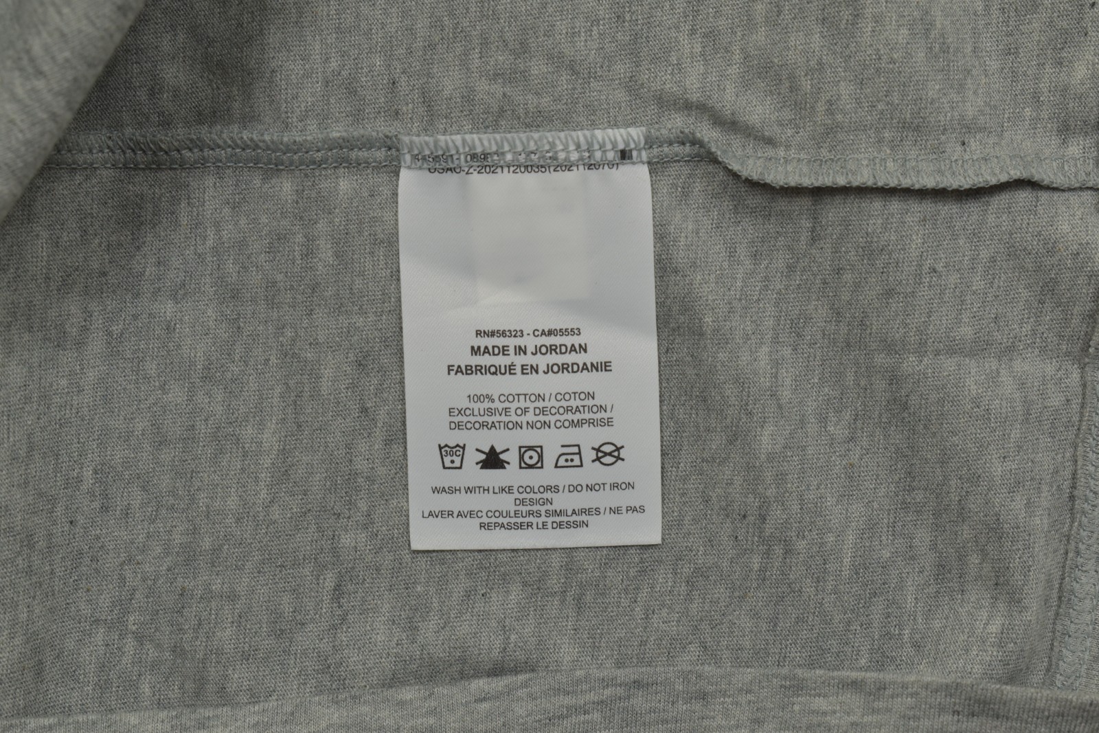 Nike The Nike Tee Men's Size M Medium Gray Short Sleeve Crew Neck Cotton Graphic gallery