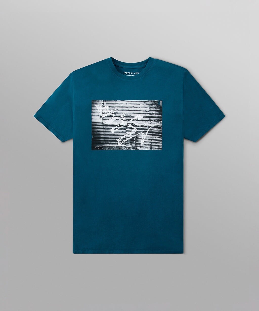 PAPER PLANES ✈️ BEAUTY’S EVERYWHERE TEE NEW RELEASE IN DEEP LAGOON SIZE XL 🔥