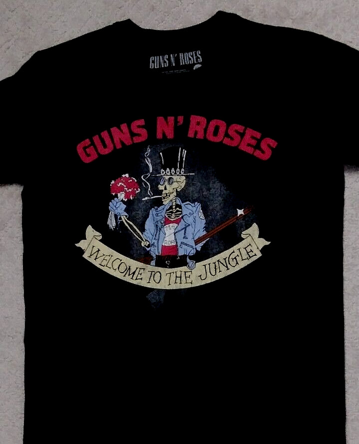 Guns N Roses T Shirt _ Size Medium, runs big _ Vintage 2017 Print_ New with tags gallery