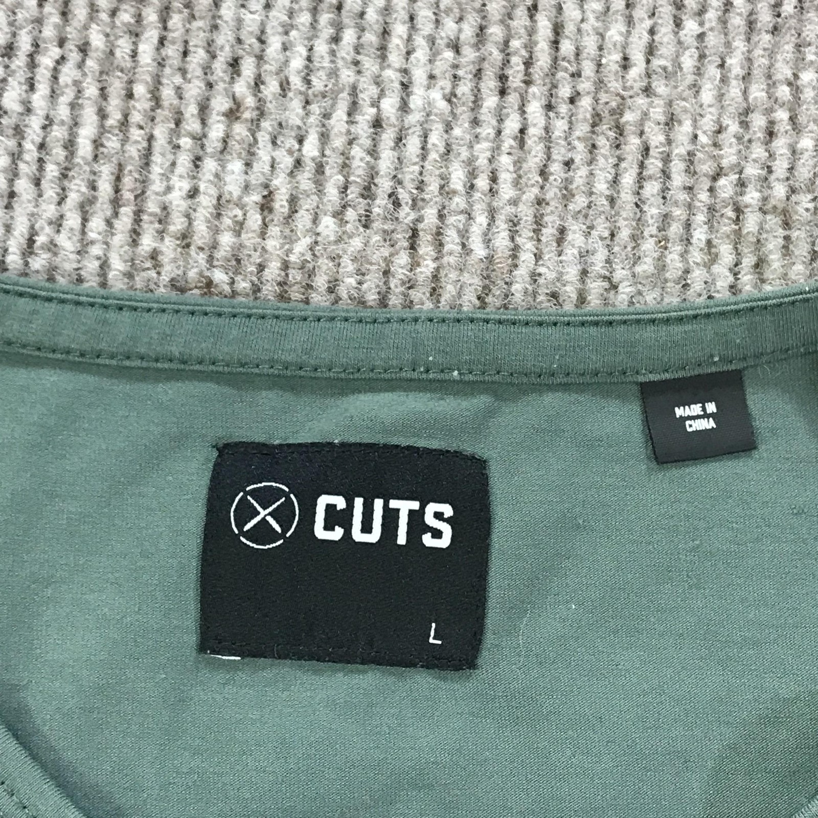 CUTS Henley Shirt Mens Large Green PYCA Pro Stretch Curved Hem Tee Soft Casual gallery