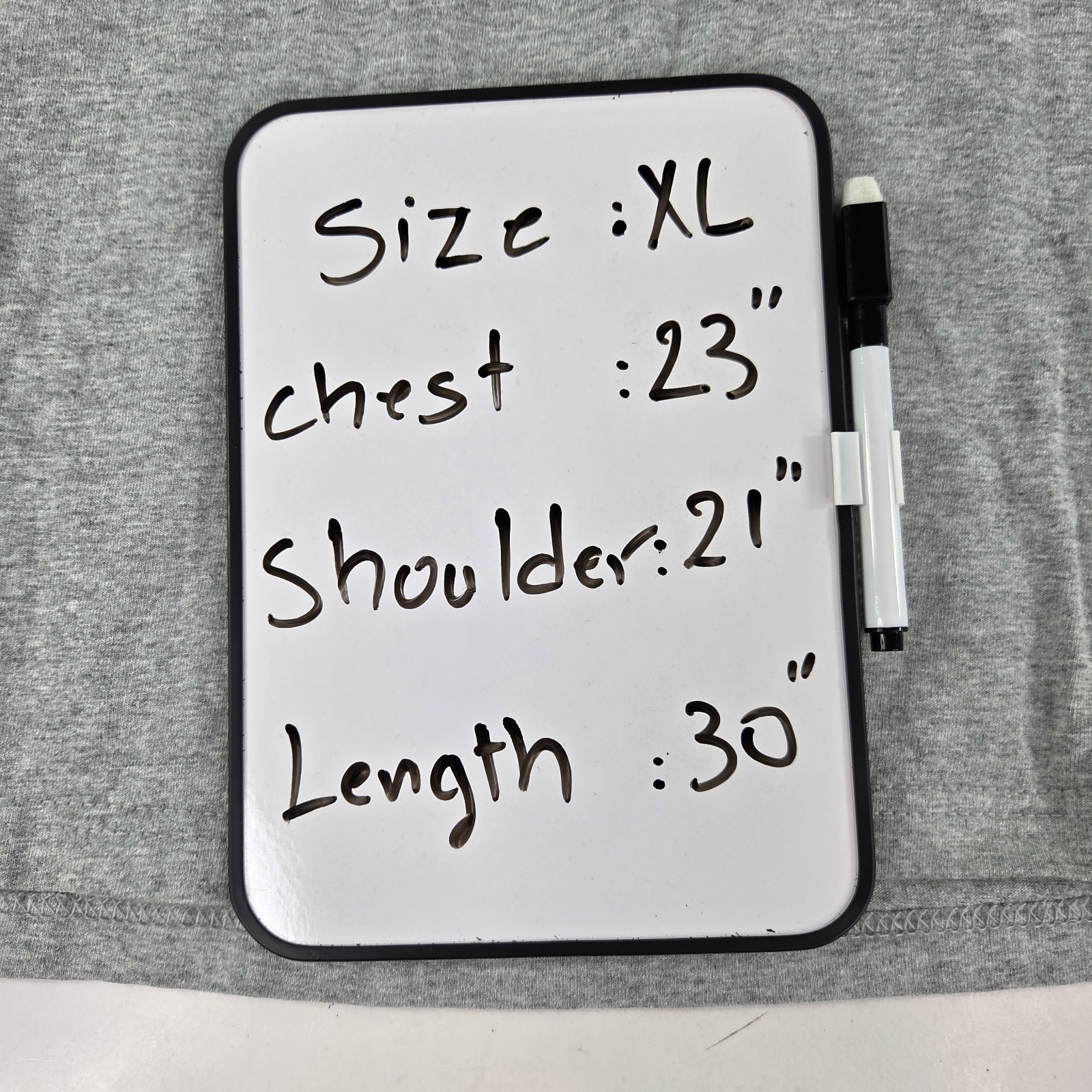 Here Fishy Fishy Embroidered Fishing Size XL Fruit Of The Loom T-Shirt Mens Gray gallery