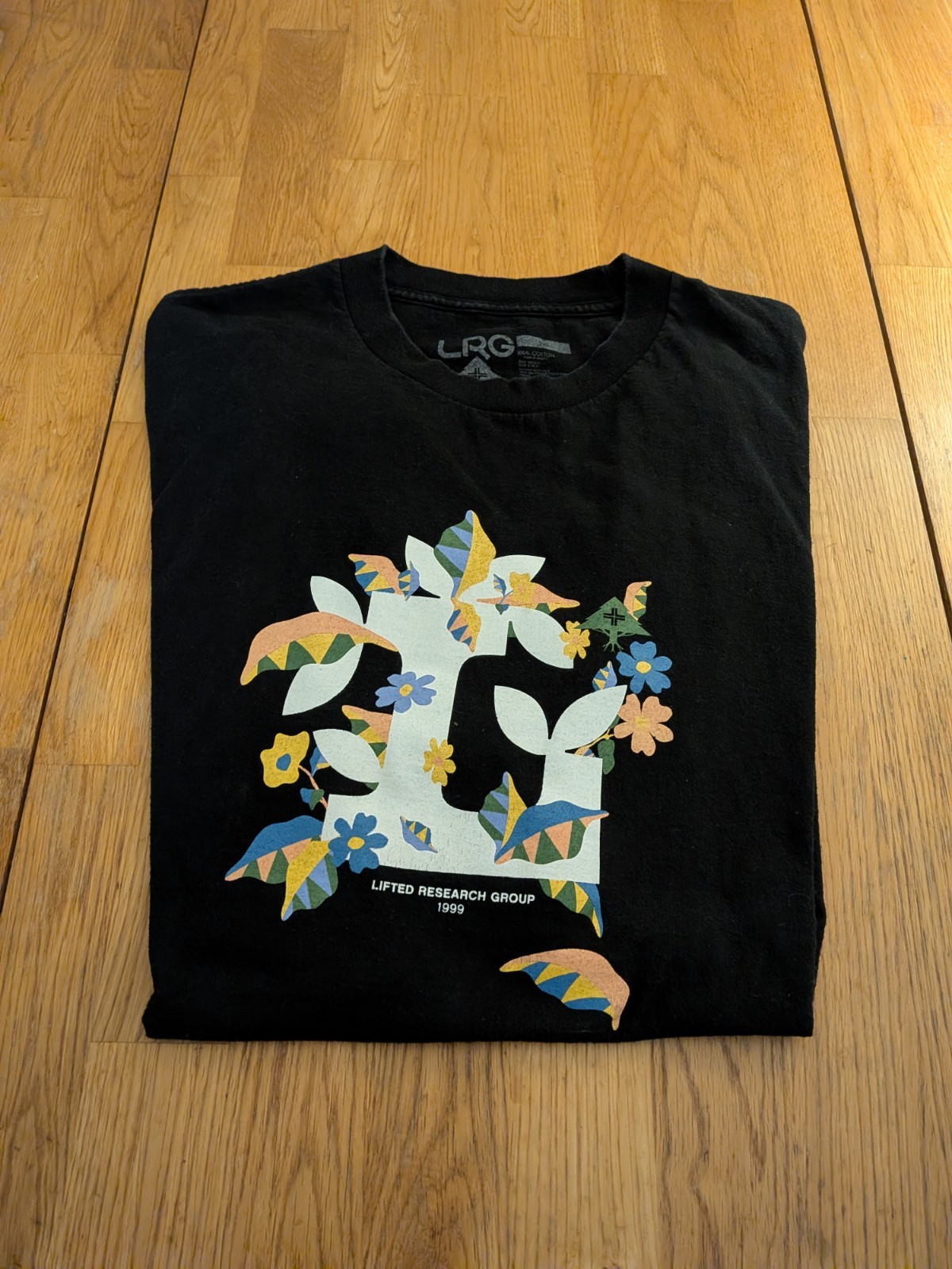 LRG Men’s 2XL Black Floral Graphic Print Crew Neck Short Sleeve Cotton T-Shirt gallery