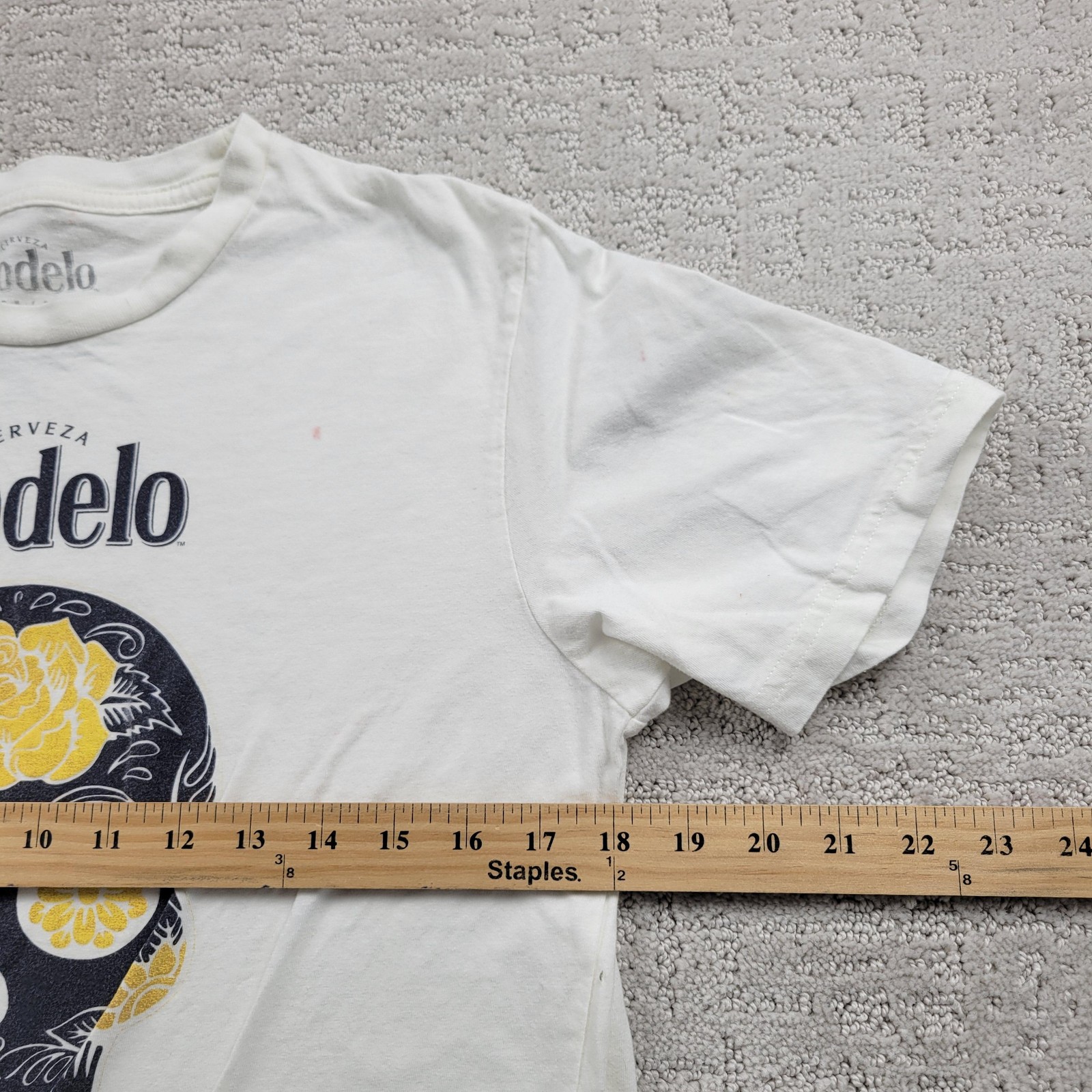 Modelo Shirt Mens M White Sugar Skull Graphic Logo Cerveza Beer Crewneck gallery