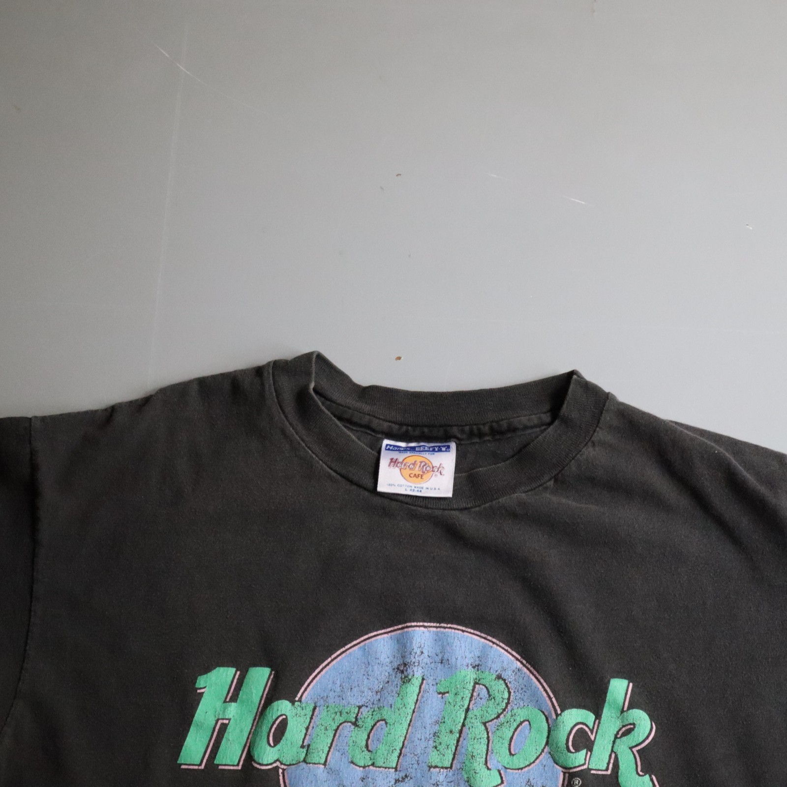 vtg Hard Rock Cafe New York Black T Shirt USA Faded Large Measures Medium gallery