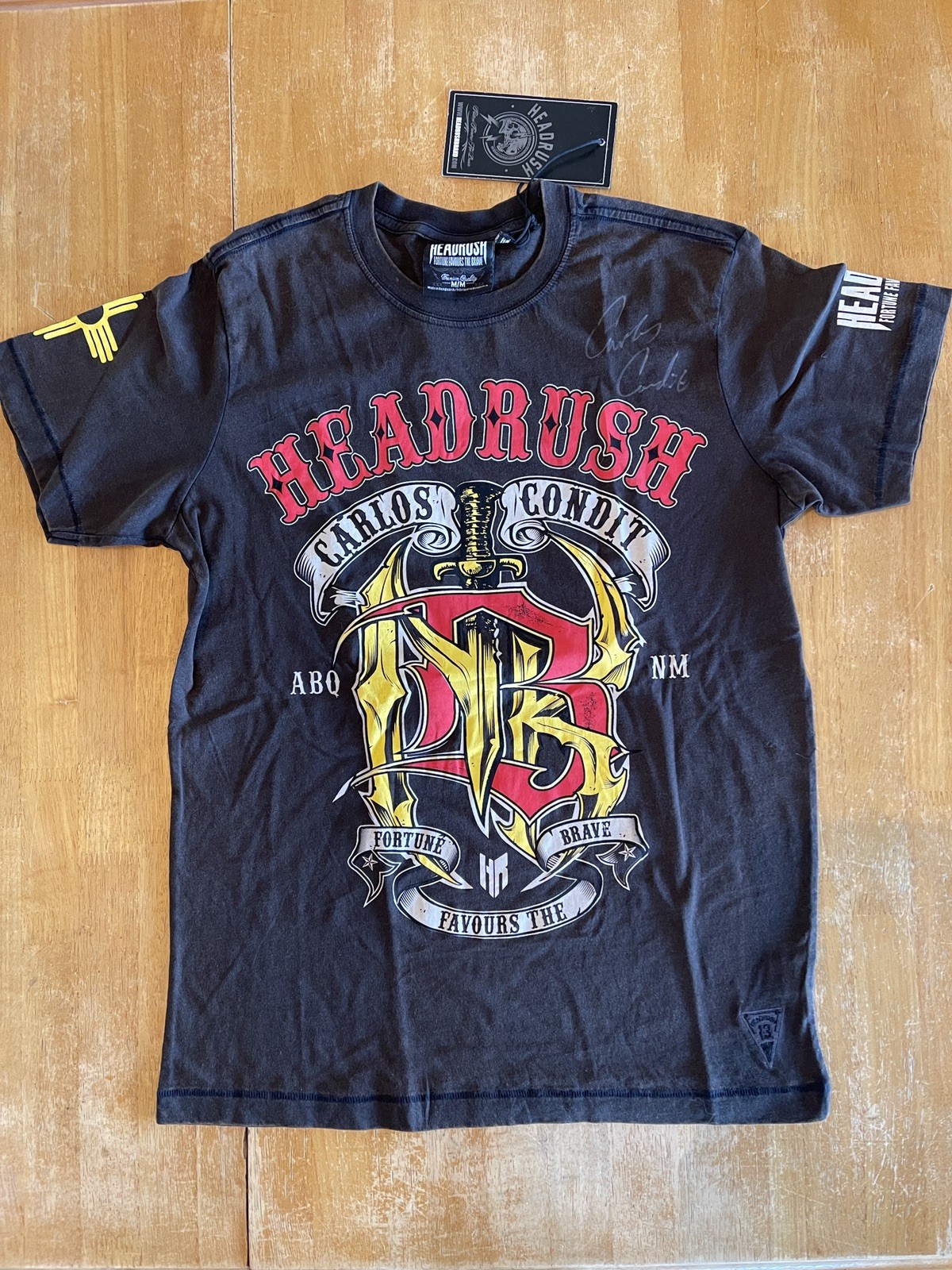 Headrush Carlos Condit Autographed M Shirt MMA Fortune Favours the Brave NWT gallery
