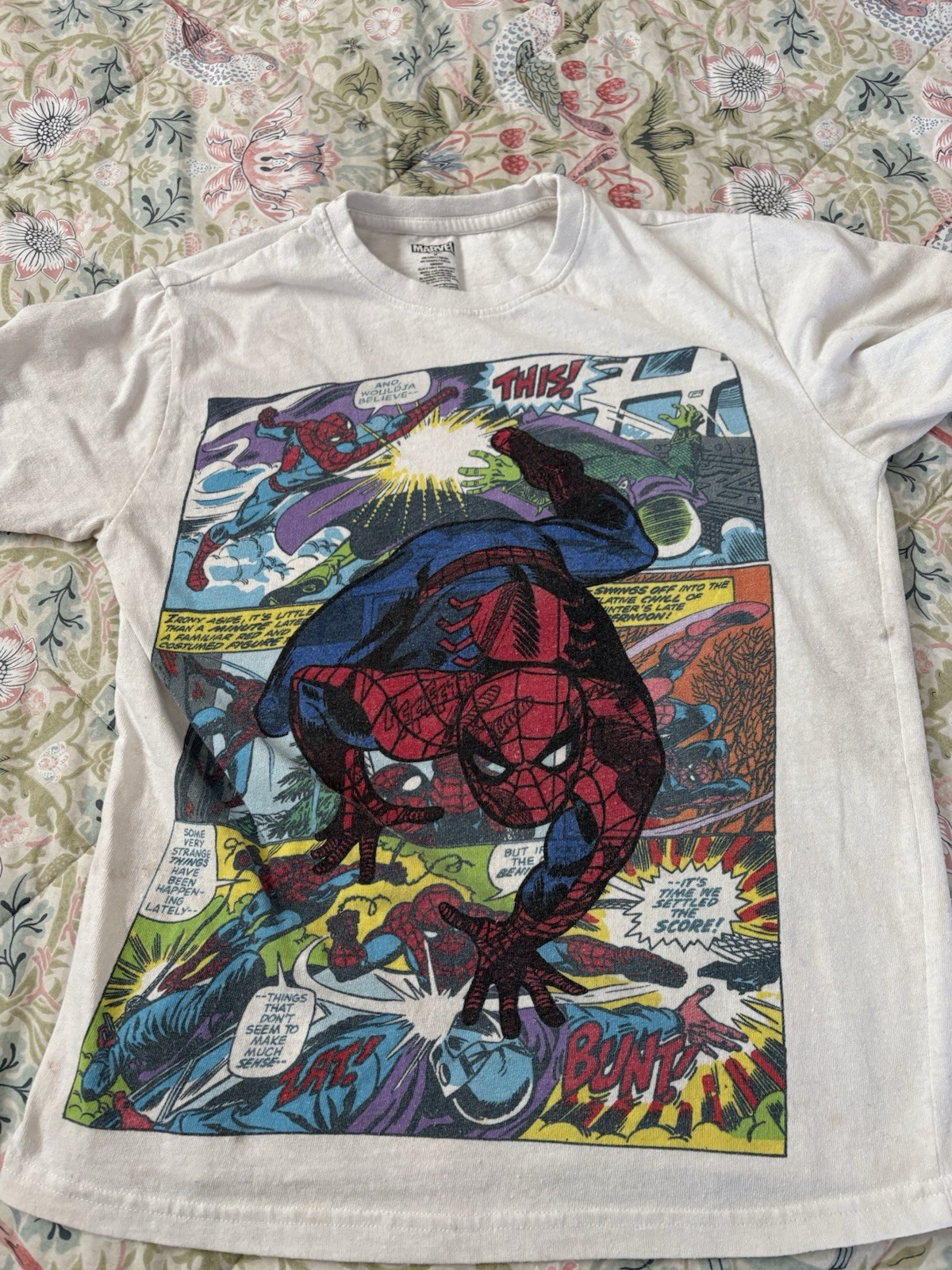 Marvel Tee Shirts. 2 Size M. 3 Size L All with Stain On Them See Photos gallery