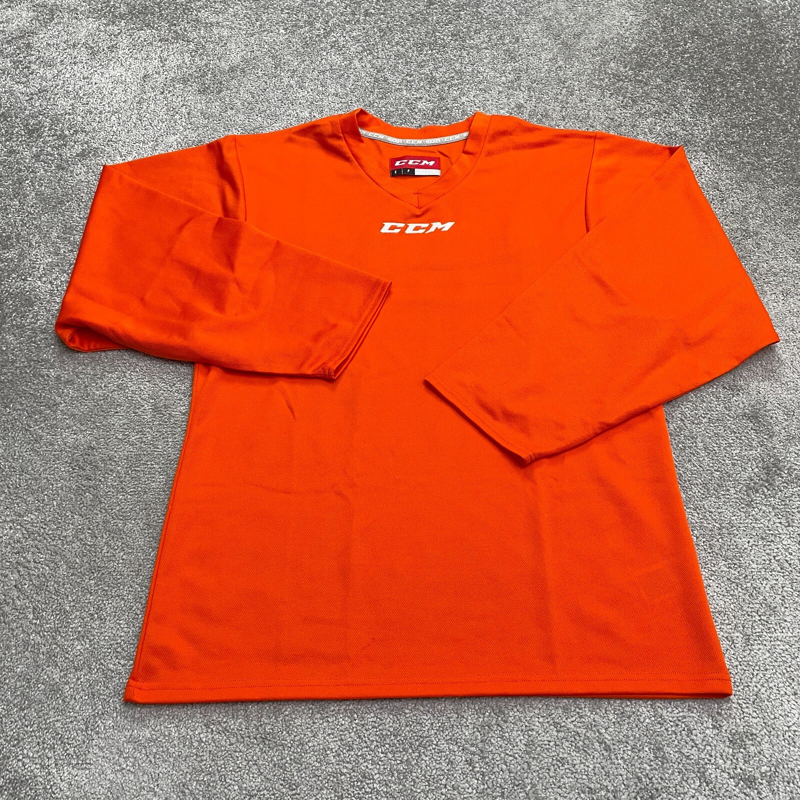 CCM Hockey #27 Jersey Shirt Mens Small Orange Long Sleeve V-Neck Sports Athletic
