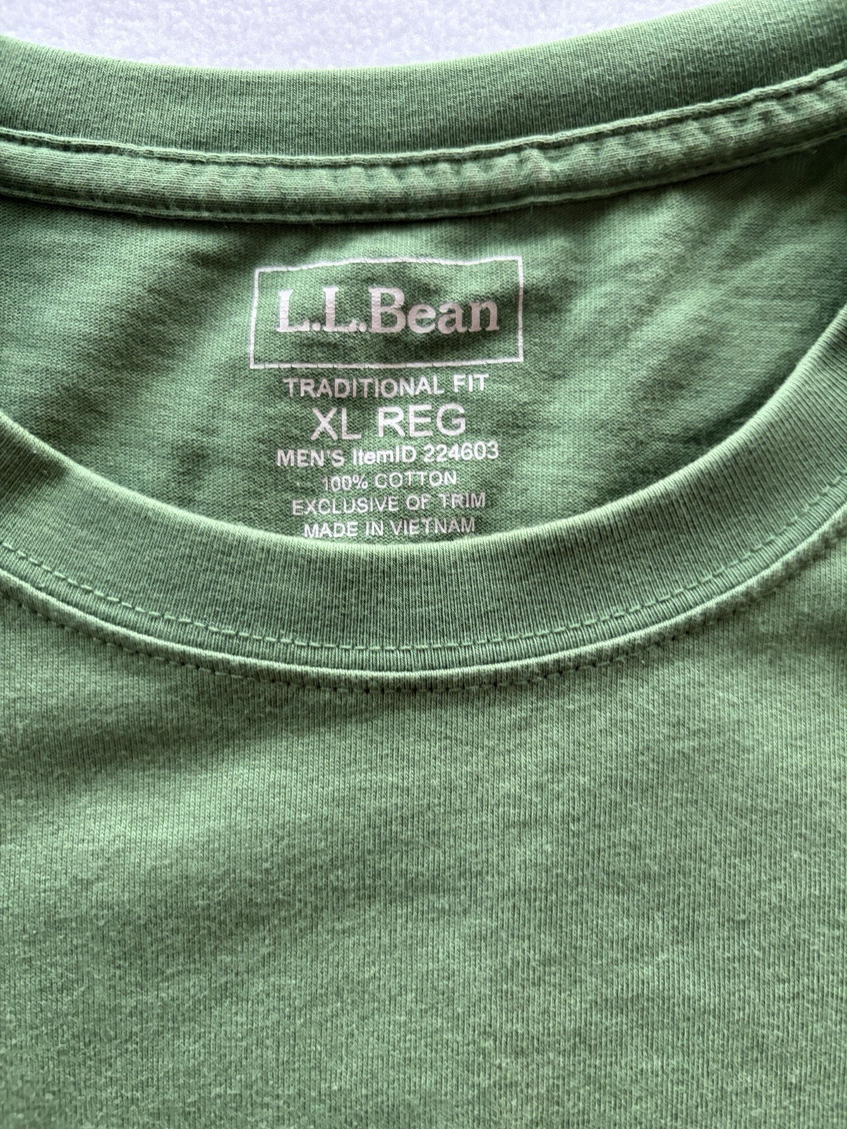 L.L.Bean Men's Traditional Fit Crew Neck Long Sleeve T-Shirt Green XL Regular gallery