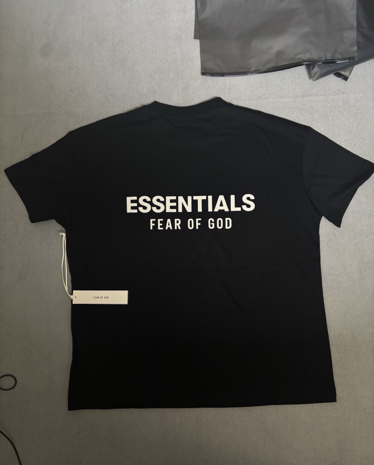 Fear of God ESSENTIALS Men's M Black Logo Graphic Crew Neck Short Sleeve Tee gallery