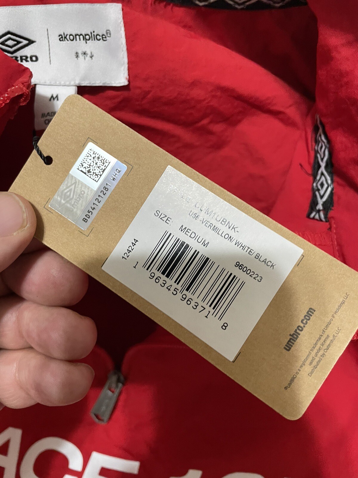 Umbro X Akomplice World Peace Long Sleeve Jacket M Red 1/4 Zip gallery