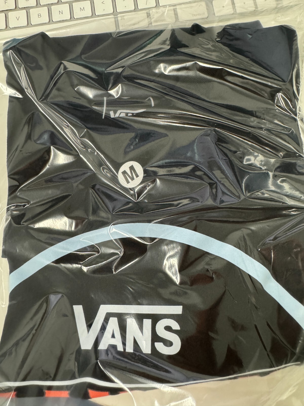 VANS MENS HAWAII MAP BLACK T SHIRT gallery