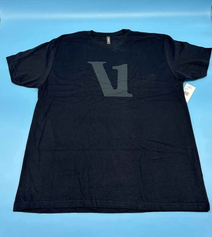Vuori V1 Logo Men’s Short Sleeve Crew Tee Shirt Black/charcoal  – Pick Size