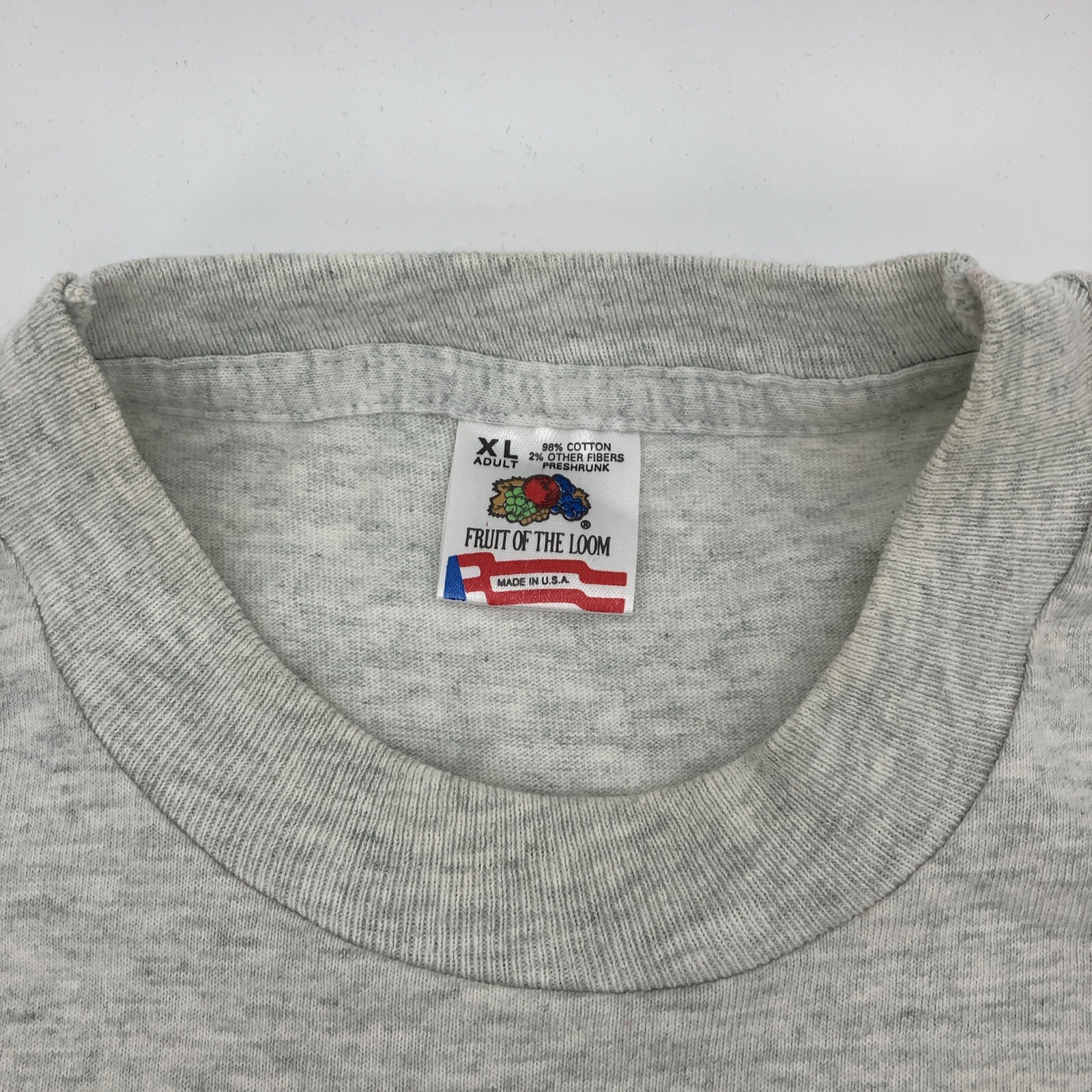 Vintage 93 black&gray wolf front/back snow scene single stitch on Fruity tag XL gallery