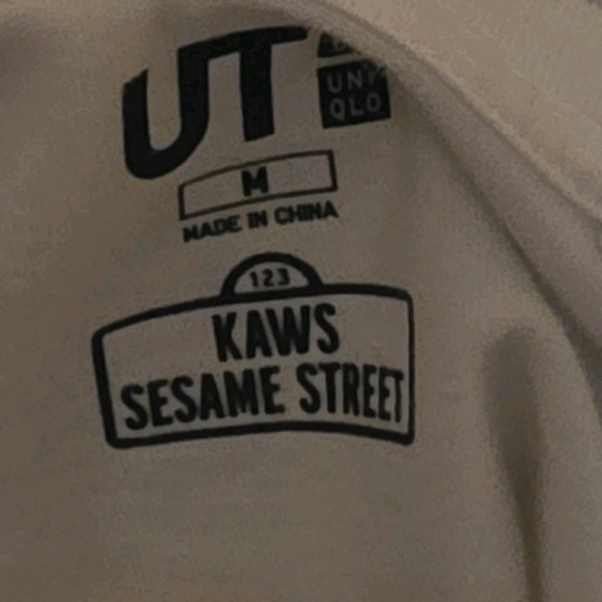 Uniqlo UT KAWS x Sesame Street Graphic Print T-Shirt Cookie Monster Elmo White M gallery