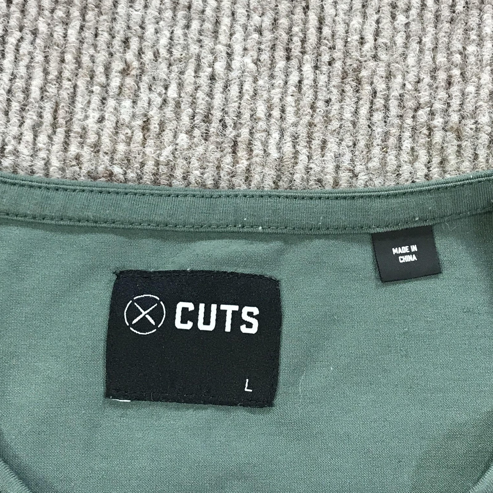 CUTS Henley Shirt Mens Large Green PYCA Pro Stretch Curved Hem Tee Soft Casual gallery