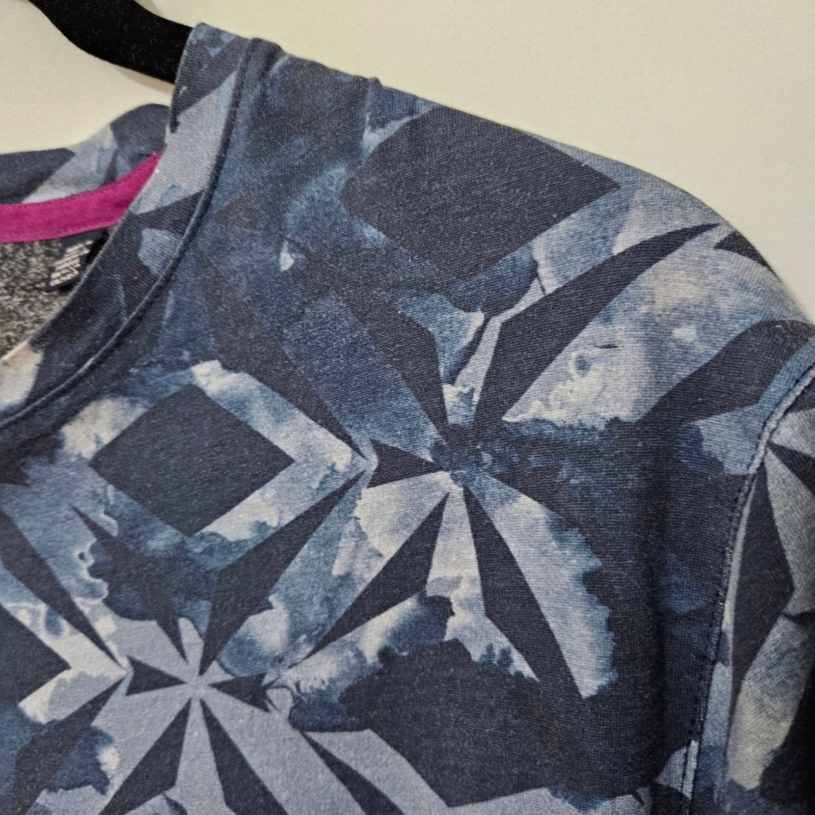 Ted Baker London Mens Blue Geometric Print Short Sleeve T Shirt Large Tee gallery