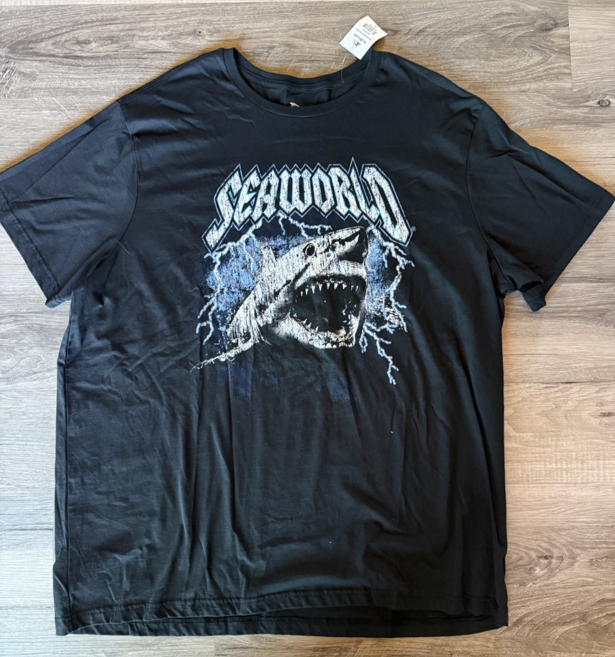 SeaWorld T-Shirt Men's Size 2XL New with tags! gallery
