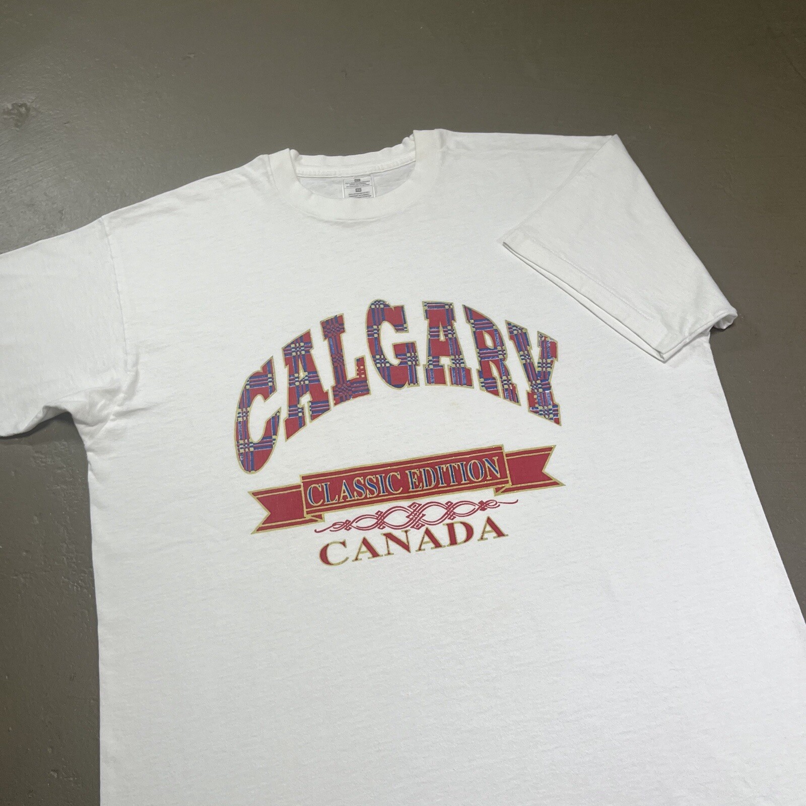 Vintage Calgary Canada T Shirt XL 90s Souvenir Travel Location Fruit Of Loom SS gallery