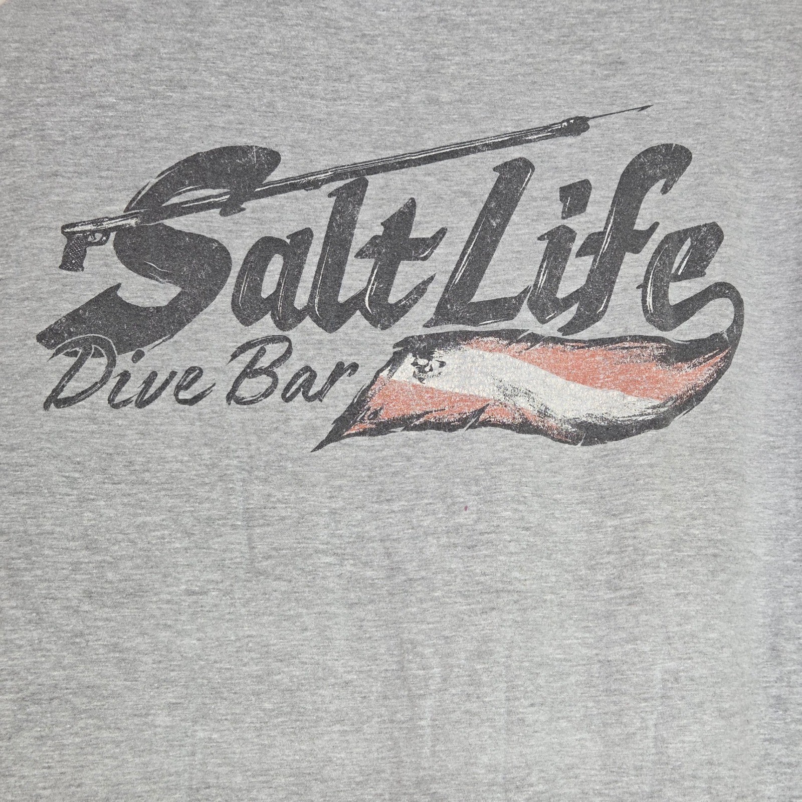 Salt Life Dive Bar T-Shirt Men's Large Gray Graphic Tee Spearfishing Flag gallery