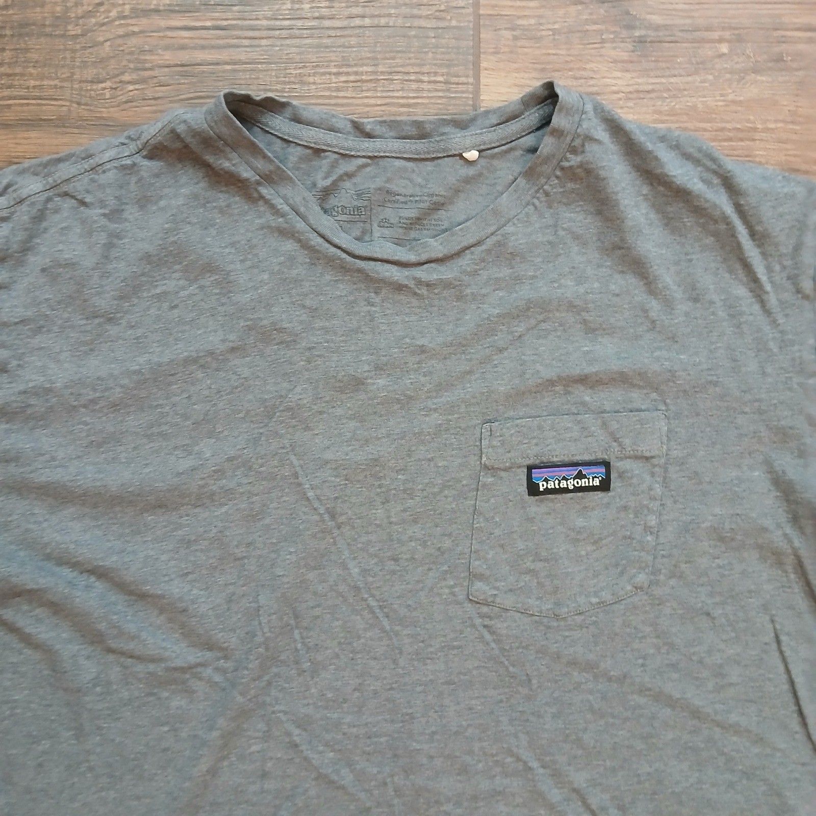 Patagonia Pocket T-Shirt Mens Extra Large Gray Organic Cotton Short Sleeve 53255 gallery