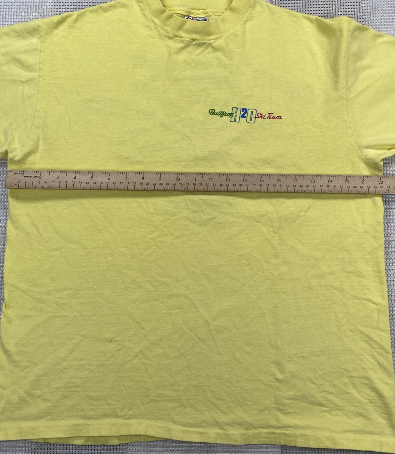 Vintage Bullfrog H20 Ski Team T-Shirt Yellow Singe Stitcher Size XL (Stains) gallery