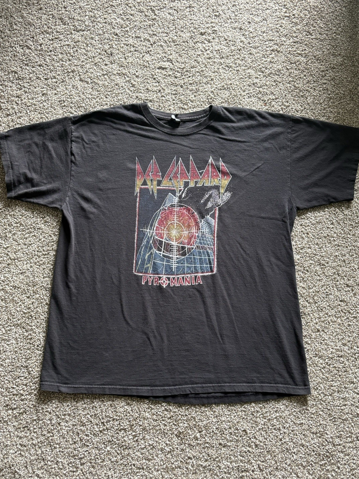Vintage Def Leppard Pyromania Graphic Crew Neck T-Shirt M&O Men's 2XL gallery