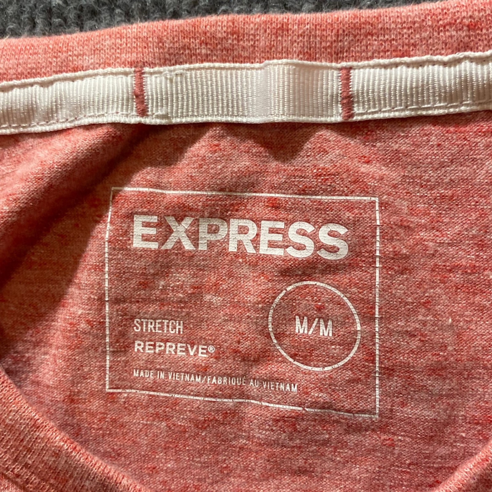 Express T-Shirt Mens M Heather Coral Embroidered Lion Crew Neck Repreve Stretch gallery